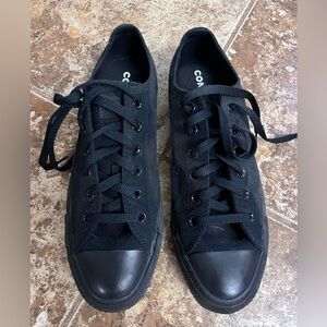 Women’s Converse Chuck Taylor Size 10